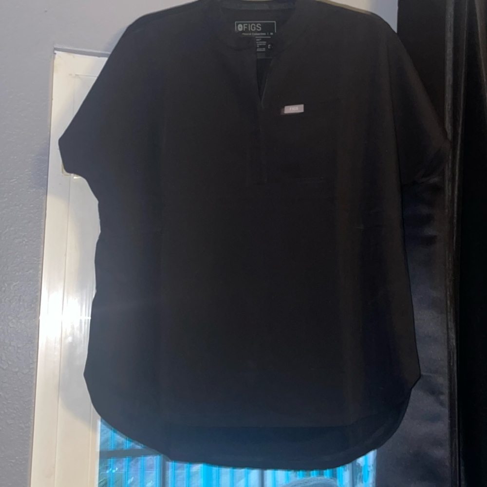 FIGS NWOT Montex size medium scrub top